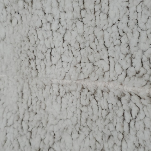 Thread and supply vest - Picture 9 of 9